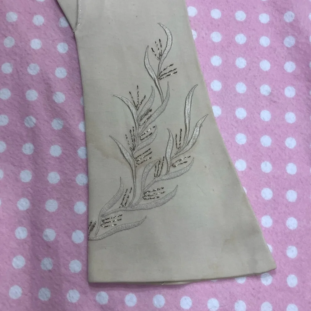 Vintage Cream Embroidered Gloves 6 1/2